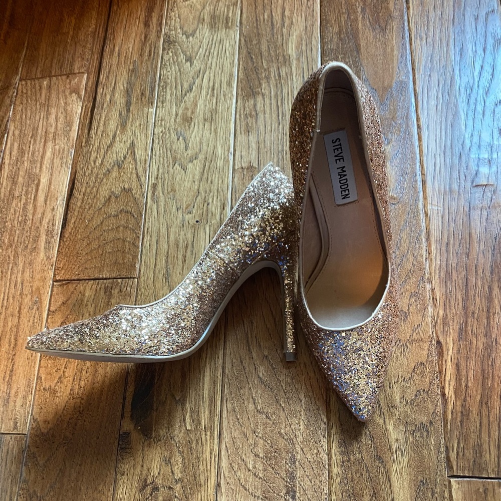 Gold sparkly Steve Madden heels